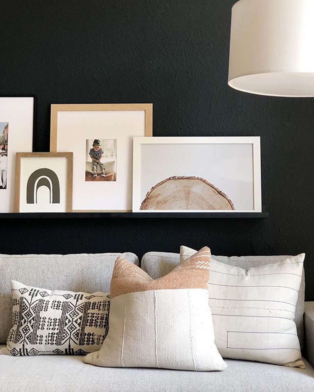 Picture frame gallery ledge