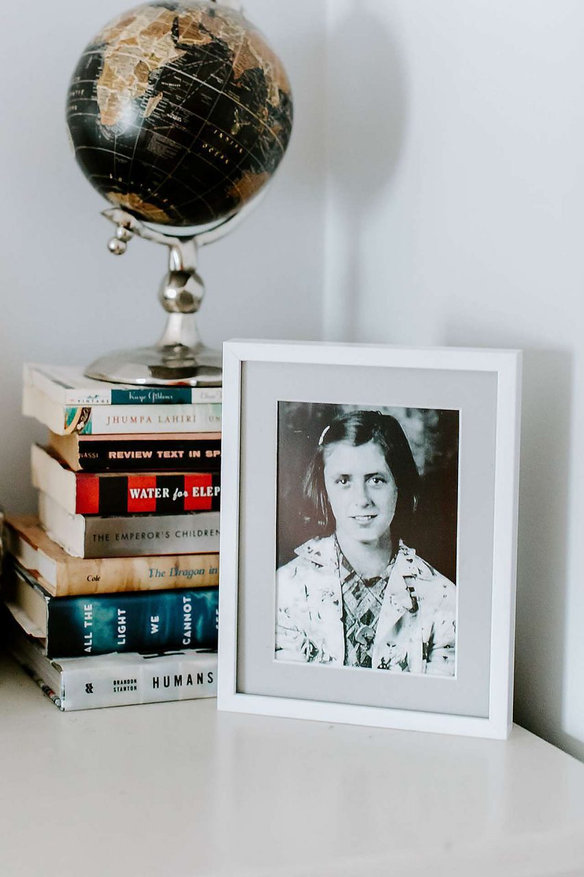 white picture frame