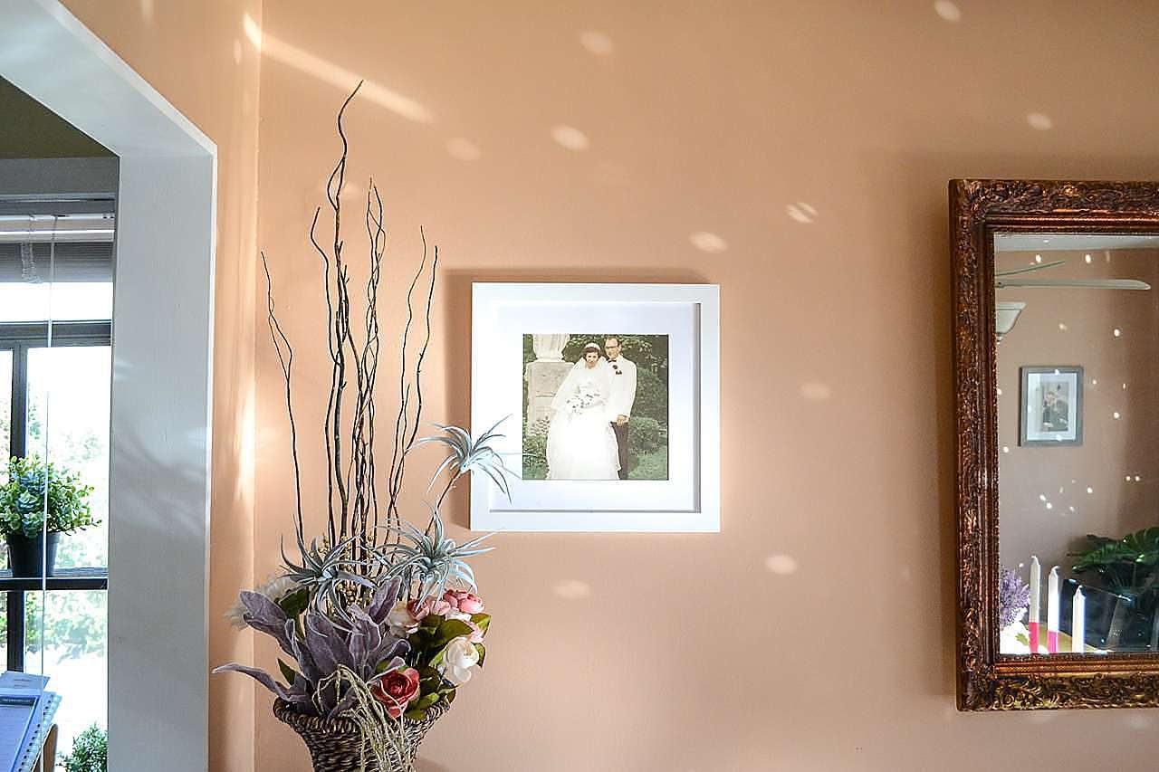 best white picture frame