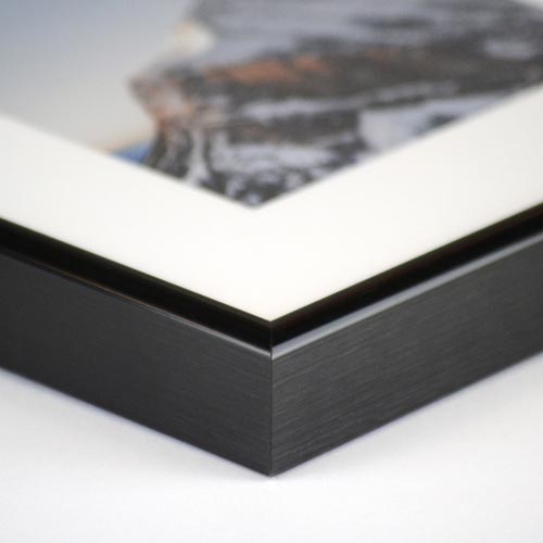 Hanover in Gloss Black Side