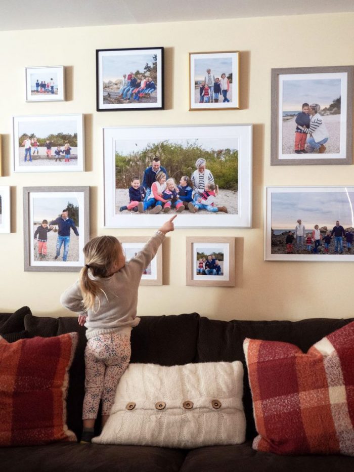 How To Create A Wall Collage Of Picture Frames