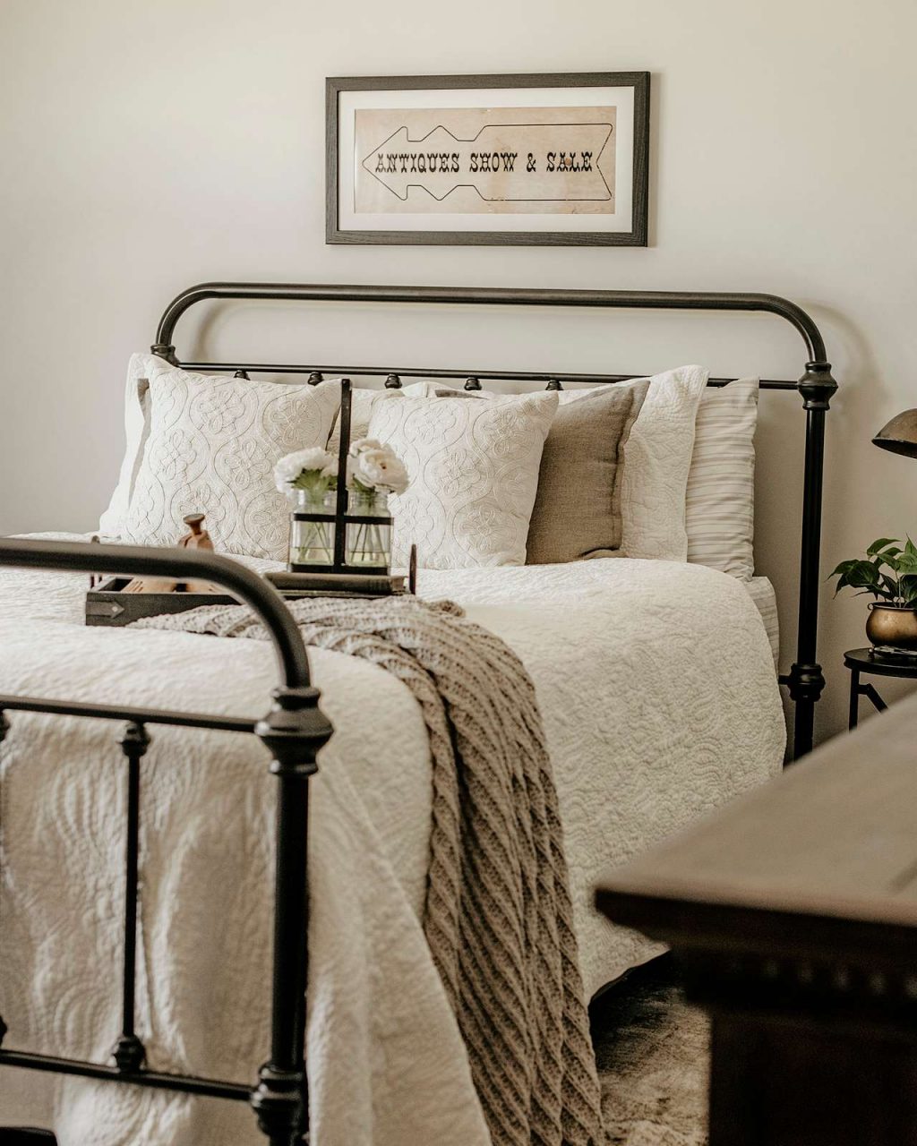 farmhouse style bedroom