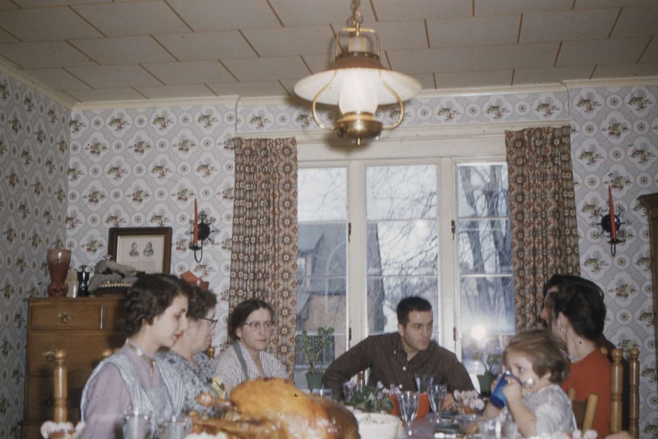 thanksgiving family dinner