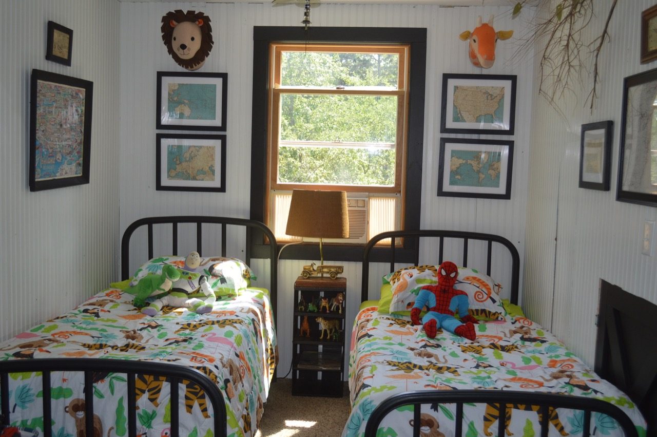 Kids bedroom for two 