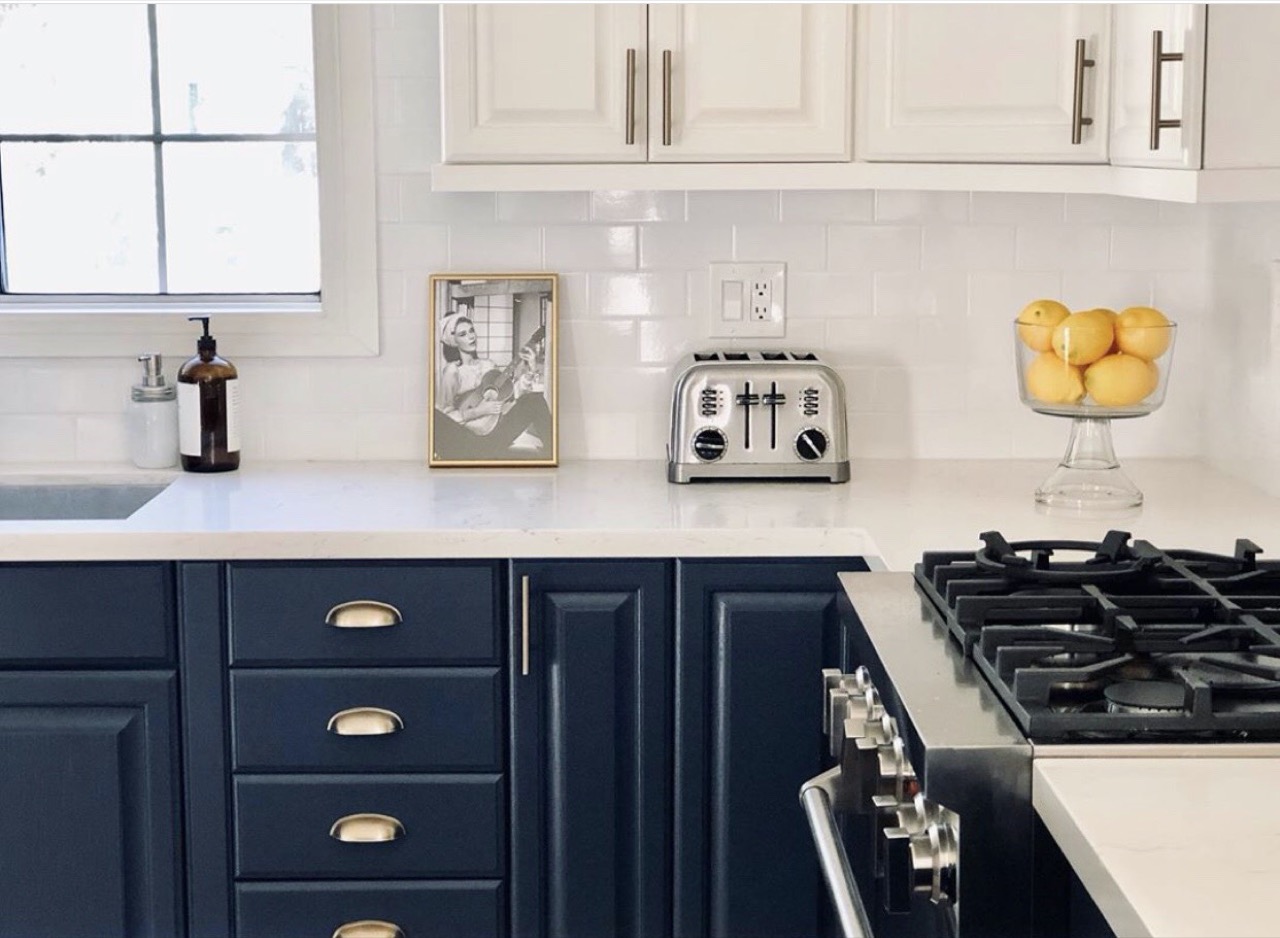 navy and white color scheme for kitchen
