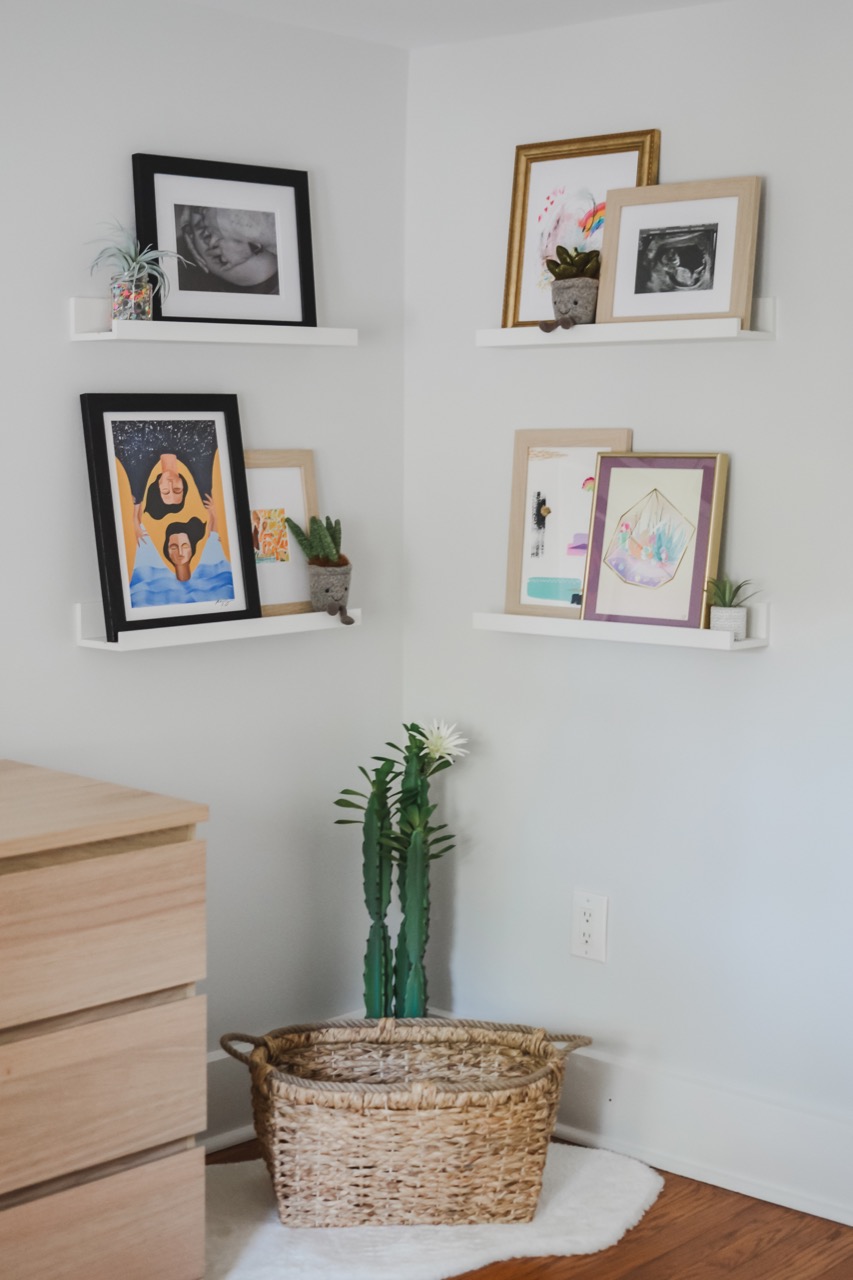 Nursery decor on shelves 