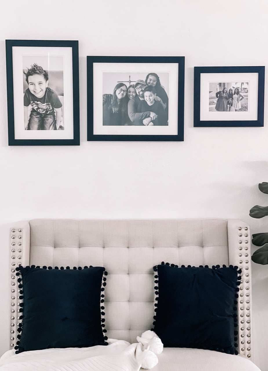 framed family photos 