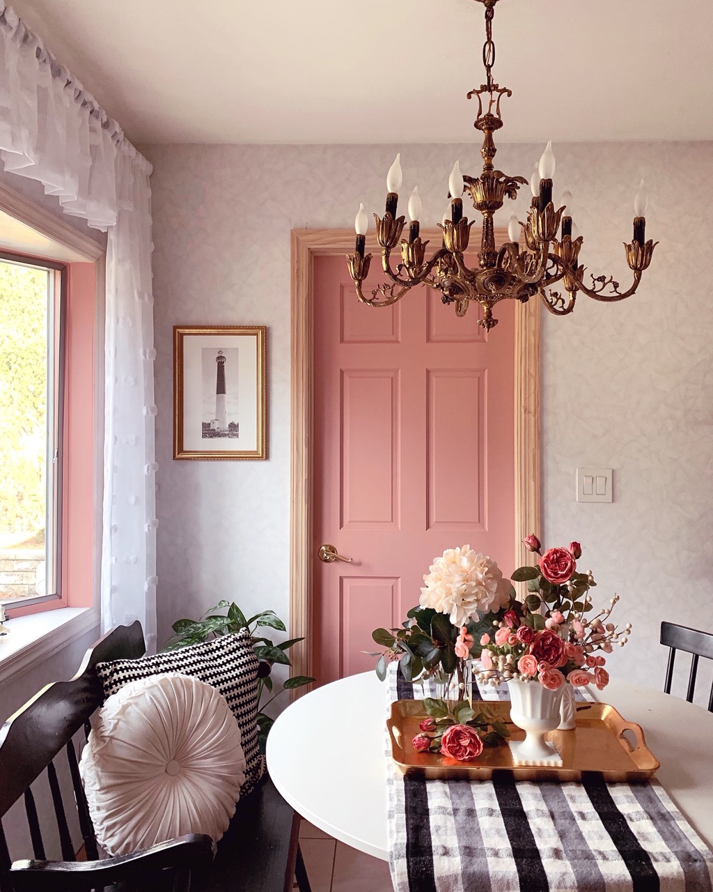 Granby frame style in dining room 