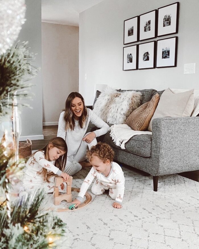 Family Picture Ideas: A family plays together in a living room