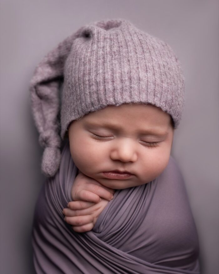 Newborn Baby Photo Ideas: Close up of newborn baby