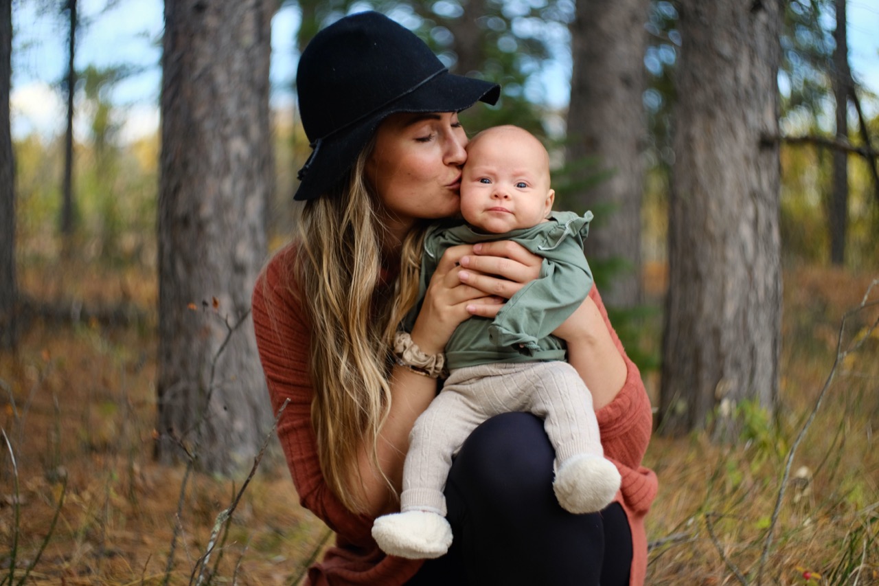 fall photo shoot with family