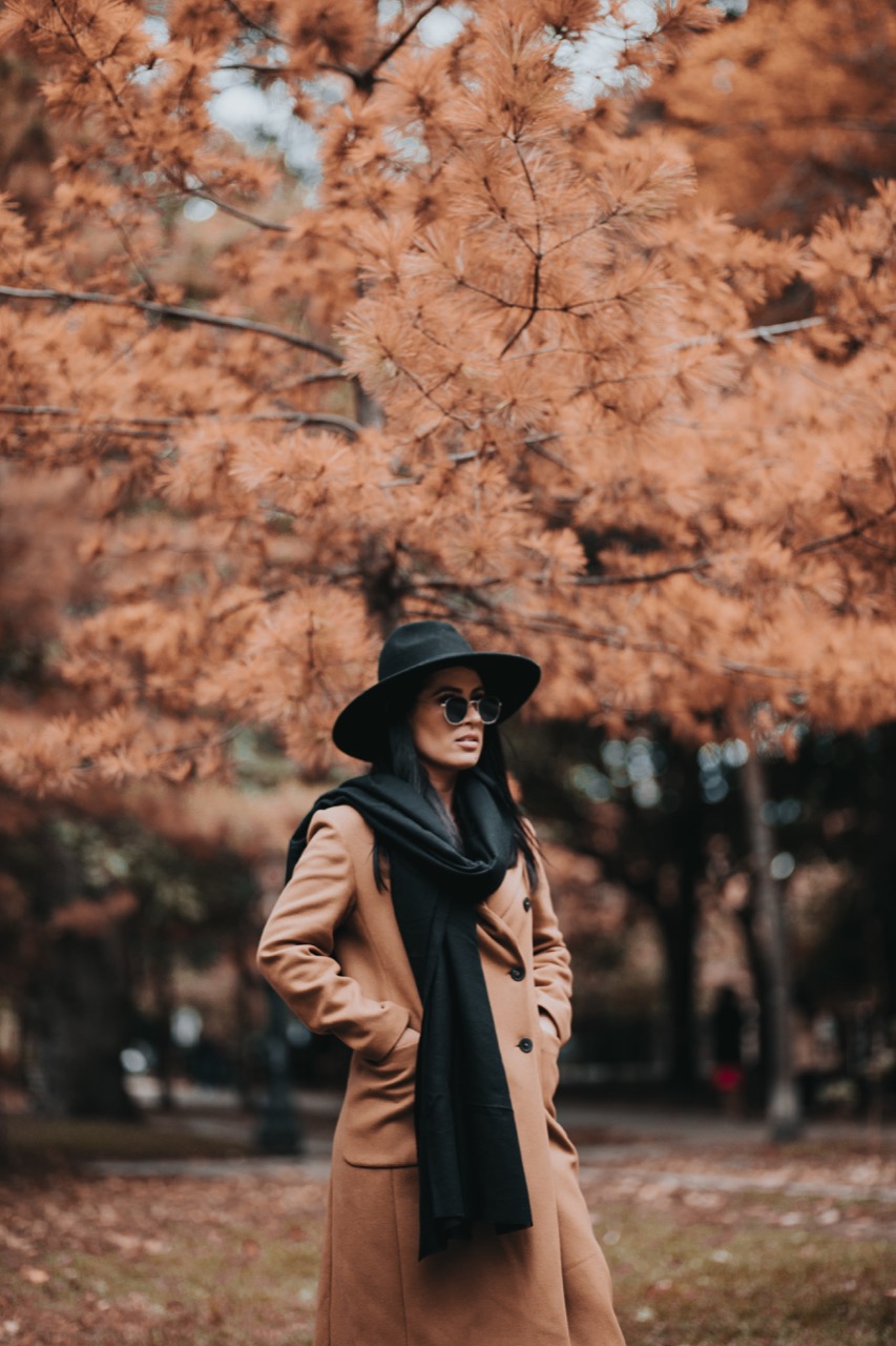 moody fall photo shoot