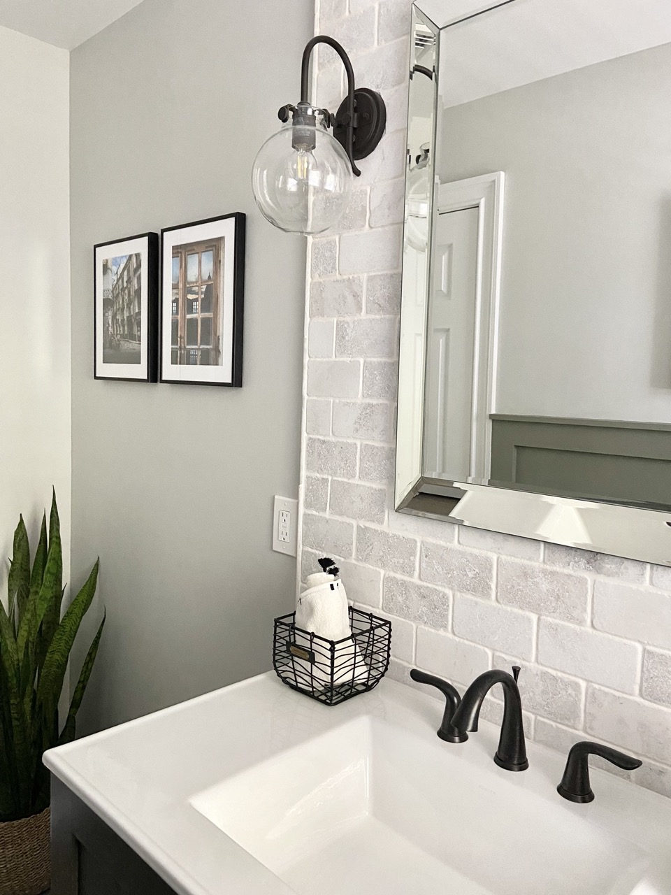 13 Bathroom Decor Things To Consider Adding - Frame It Easy