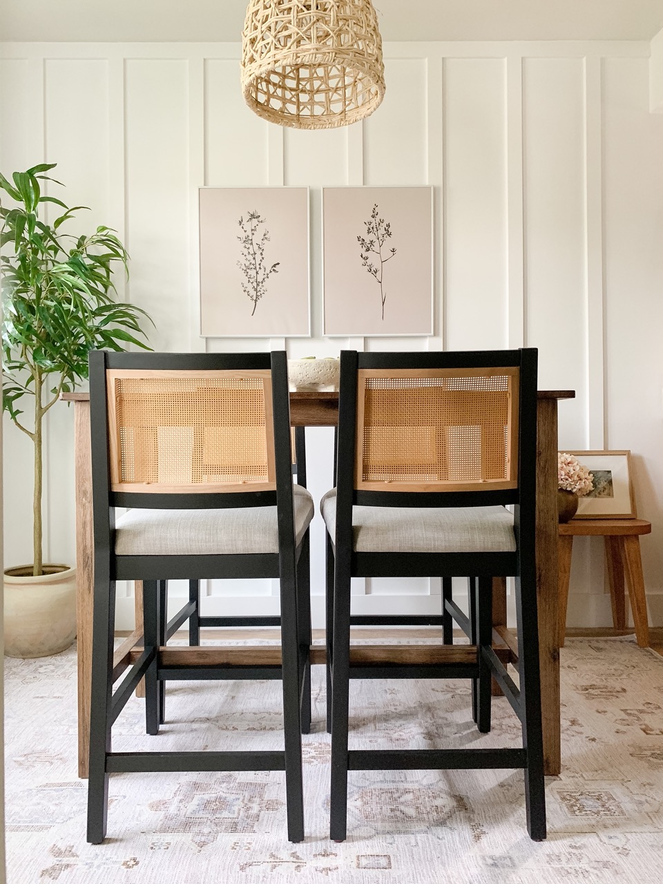 10 Ways To Give Your Home Decor A Spring Reset 11 dining room decor