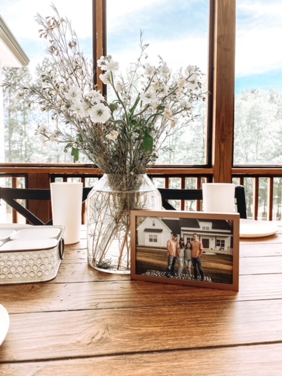 10 Ways To Give Your Home Decor A Spring Reset 3 flowers for your home decor