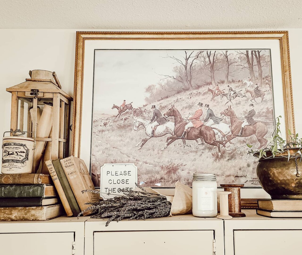 The Best Frames For Artwork: What Works and What Doesn't 19 gold picture frame