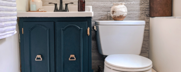 4 Basics for Boho Bathroom Decor- A mix of patterns, colors, and textures to make a Boho bathroom feel.