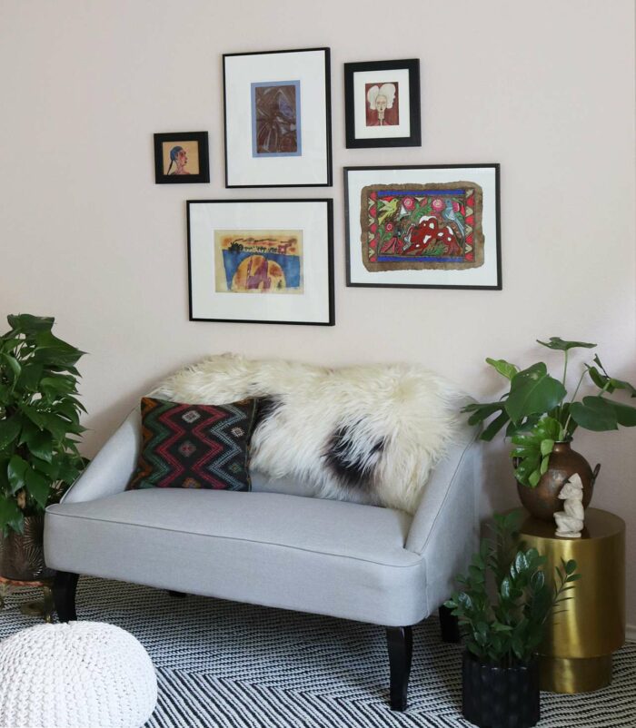 Book Nooks & Reading Corners: a casual reading lounge complete with a fuzzy blanket!