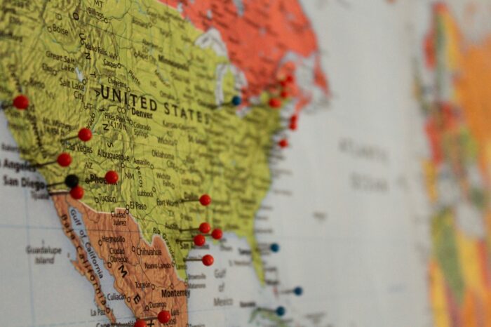 How we can help franchise owners: map of USA with push pins.