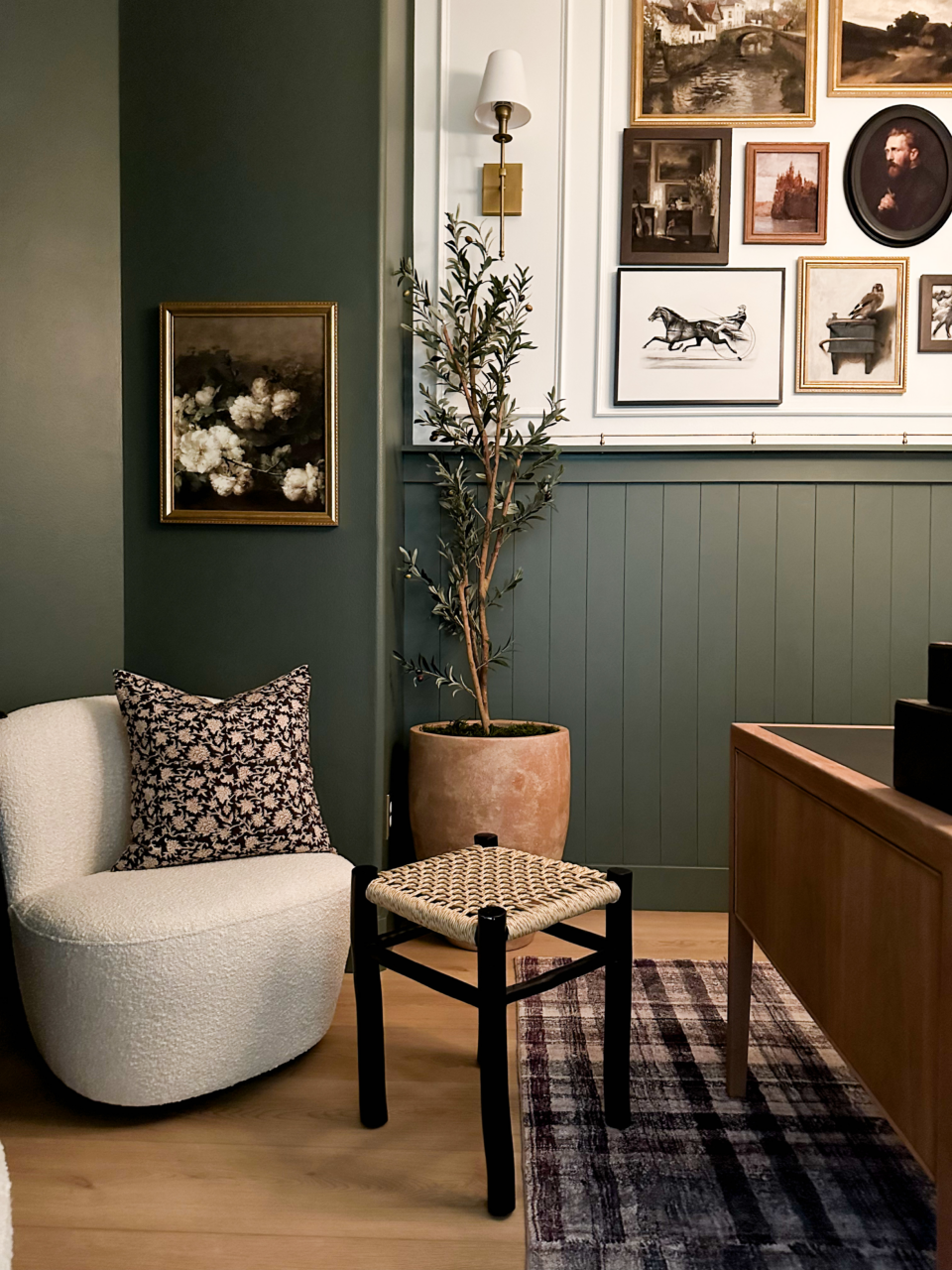 4 Genius Airbnb Design Tips 10 Gallery wall of framed photos