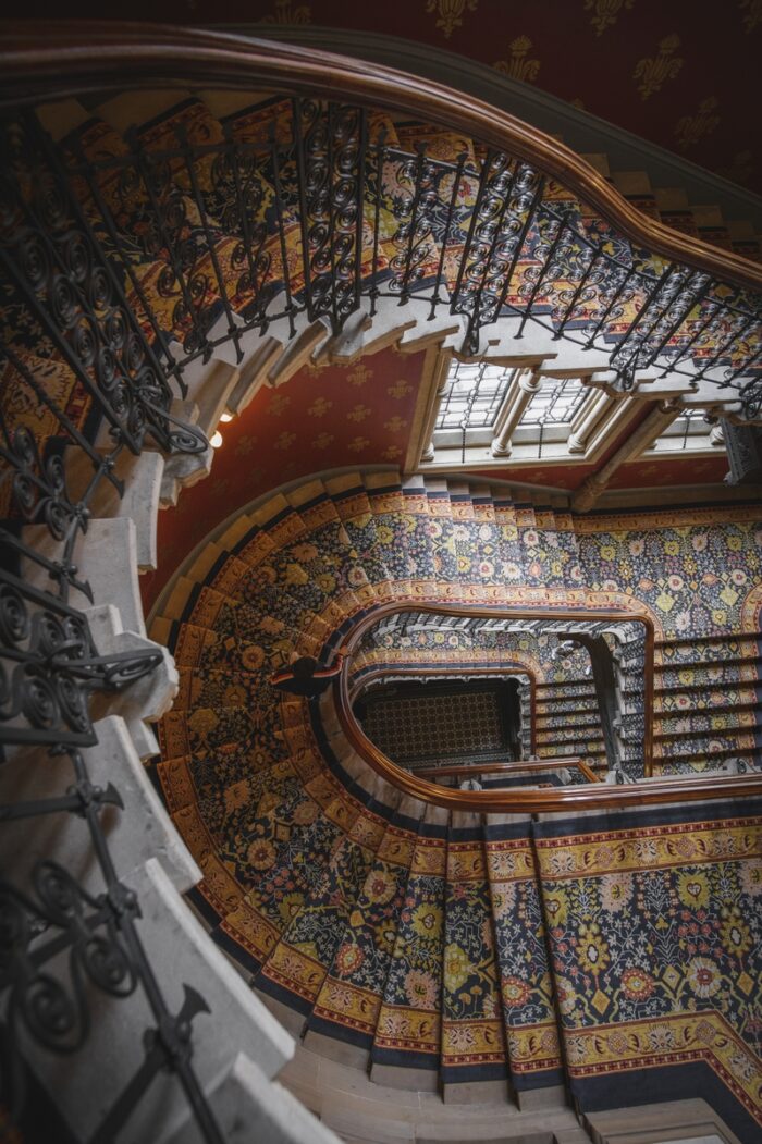 Architecture Photography & Real Estate Pictures: Photo of an ornate staircase 