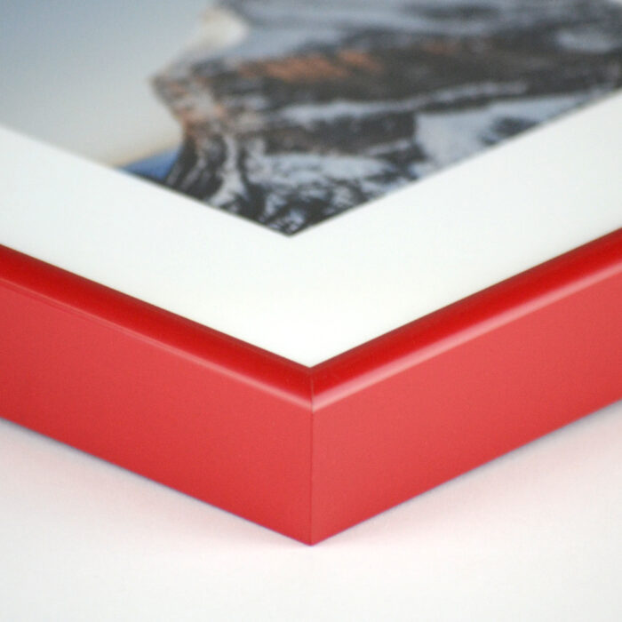 Colorful picture frames: Hanover in red