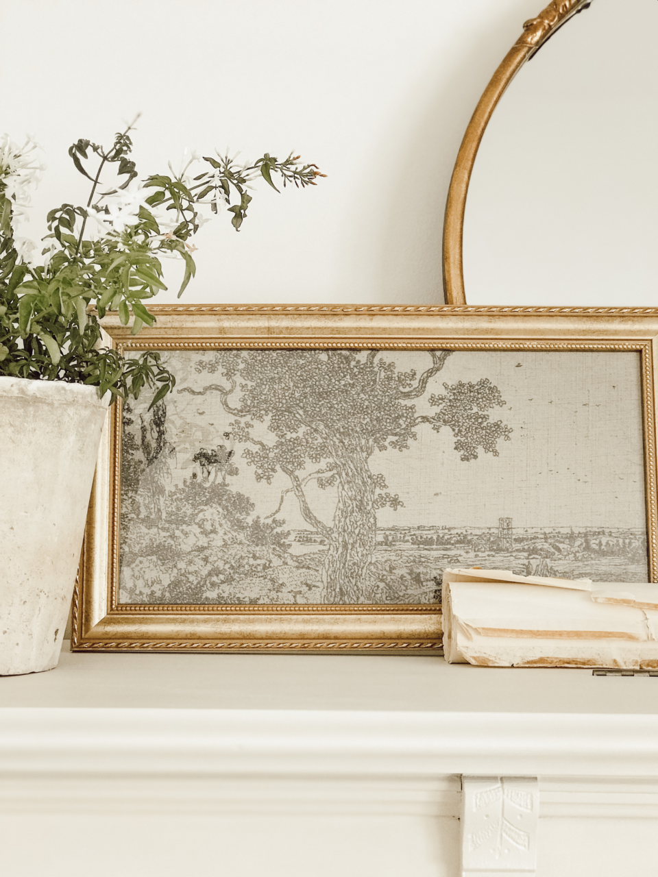 Granby frame in gold with botanical print